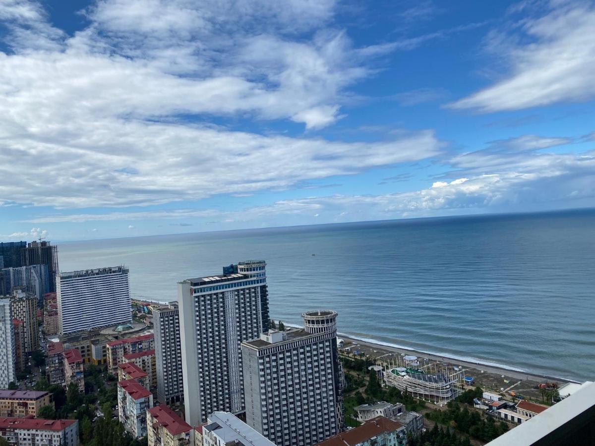 Orbi City 45 Floor Batumi Exteriör bild