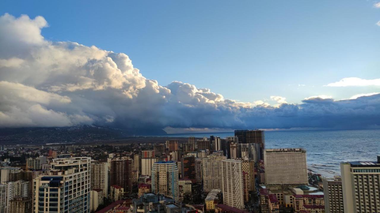 Orbi City 45 Floor Batumi Exteriör bild