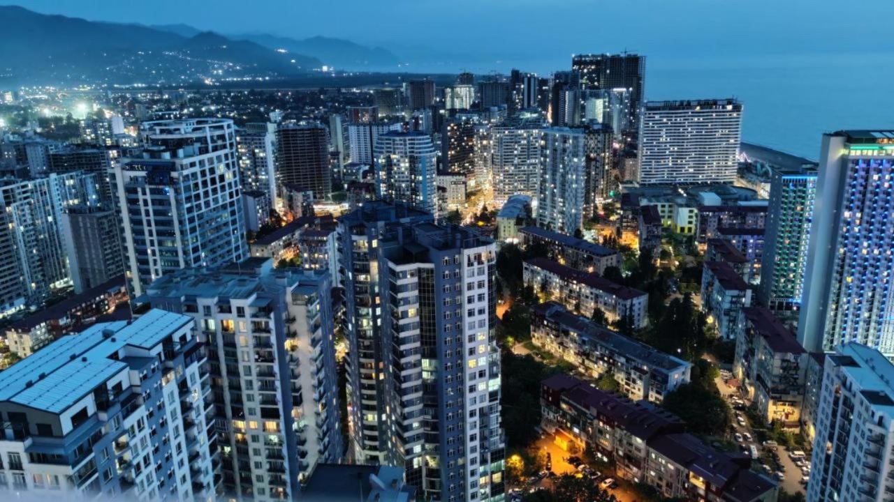 Orbi City 45 Floor Batumi Exteriör bild