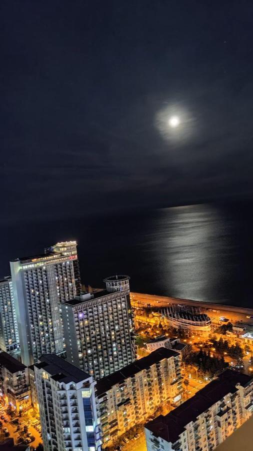 Orbi City 45 Floor Batumi Exteriör bild