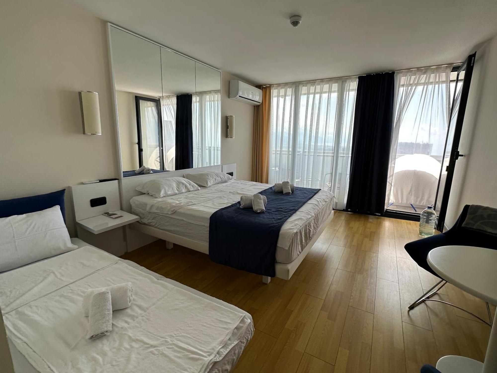 Orbi City 45 Floor Batumi Exteriör bild